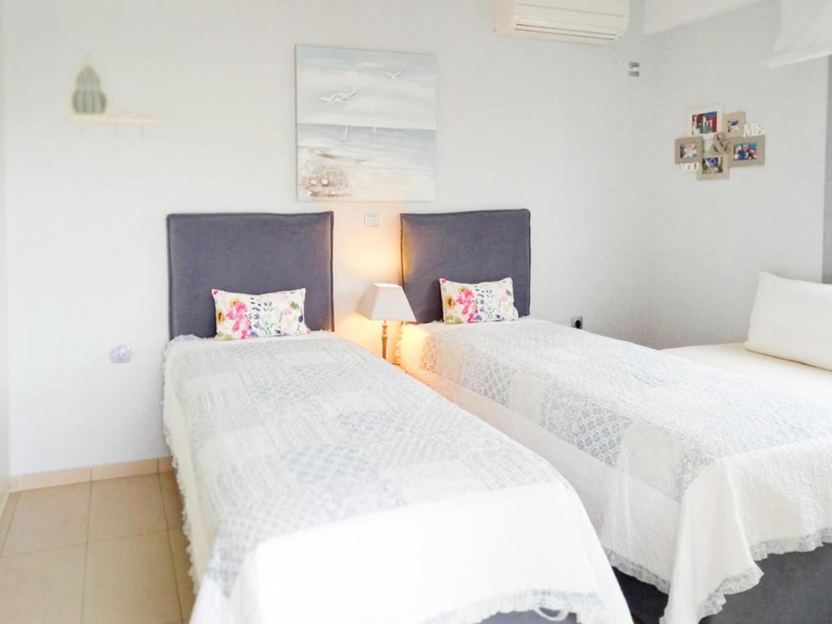 Elegant new maisonette near the sea Aegina Esterno foto