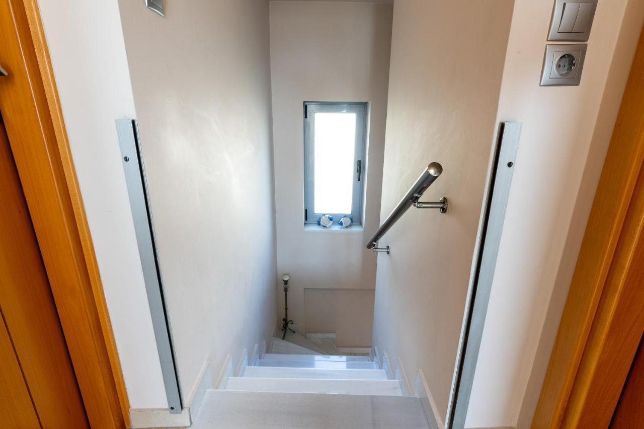 Elegant new maisonette near the sea Aegina Esterno foto